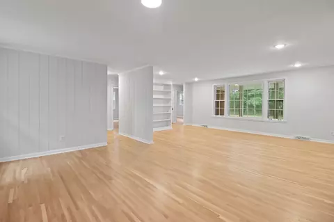 Living - 7956 Bethlehem Rd, Springfield, TN 37172 photo 5 of 7
