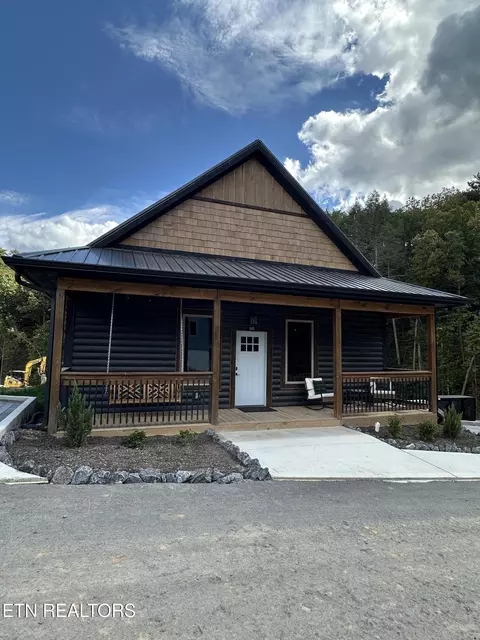 543 Warbonnet Way, Pigeon Forge, TN 37863
