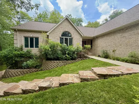 17 Kenwood Ct, Crossville, TN 38558