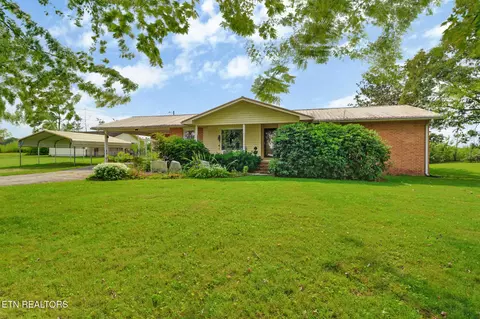 245 Crestview Dr, Crossville, TN 38555