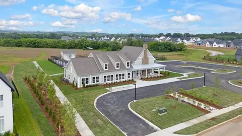 8046 Whitcroft Dr, College Grove, TN 37046