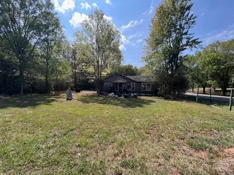 229 Stadium Dr, Savannah, TN 38372