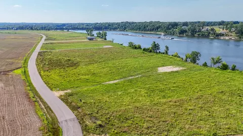 6325 Cravens Rd, Savannah, TN 38372