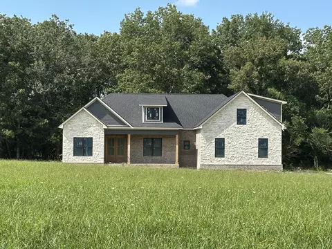 49 Copperas Creek Rd, Tullahoma, TN 37388