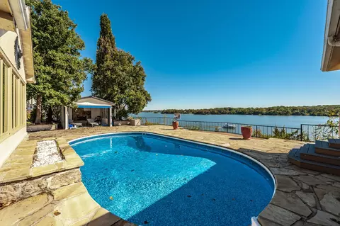 102 Bluegrass Cir, Hendersonville, TN 37075