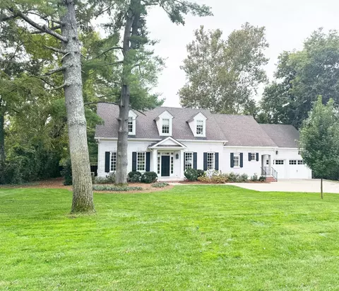 211 Paddock Ln, Nashville, TN 37205