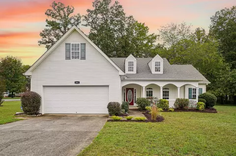 501 Poplar Bnd, Dickson, TN 37055