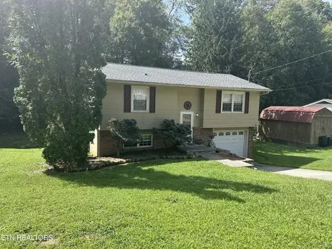 629 Sleepy Hollow Rd, Oliver Springs, TN 37840