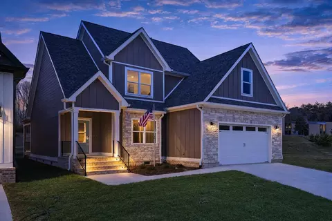 5211 NW Baylor St, Cleveland, TN 37312