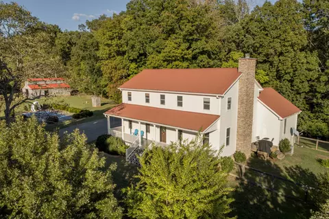 720 Mount Hebron Rd, Charlotte, TN 37036