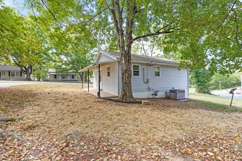 Exterior - 709 W Walnut St, Dickson, TN 37055 photo 5 of 6