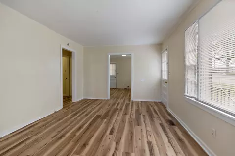 Living - 709 W Walnut St, Dickson, TN 37055 photo 3 of 4