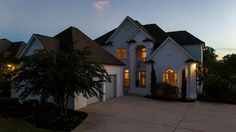 8410 Rambling Rose Dr, Ooltewah, TN 37363