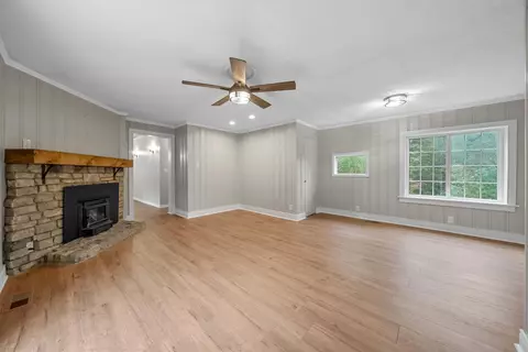 Living - 2938 Highway 48, Cunningham, TN 37052 photo 1 of 5
