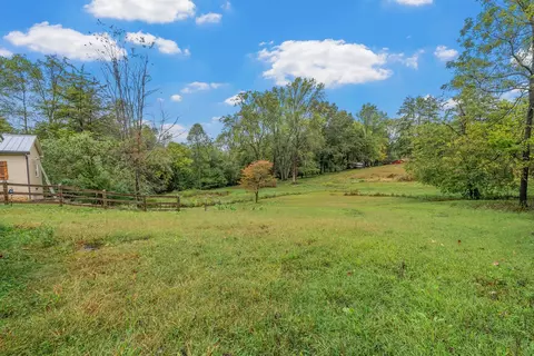 Exterior - 2938 Highway 48, Cunningham, TN 37052 photo 6 of 12