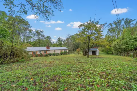 Exterior - 2938 Highway 48, Cunningham, TN 37052 photo 2 of 12