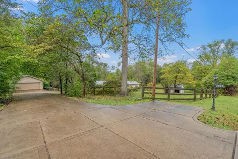 Exterior - 2938 Highway 48, Cunningham, TN 37052 photo 4 of 12