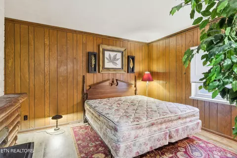 Bedroom - 653 E Hunt Rd, Alcoa, TN 37701 photo 2 of 2