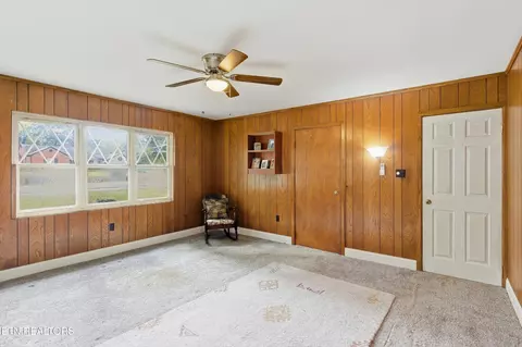 Living - 653 E Hunt Rd, Alcoa, TN 37701 photo 4 of 7