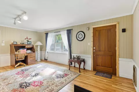 Entry Way - 653 E Hunt Rd, Alcoa, TN 37701 photo 1 of 1