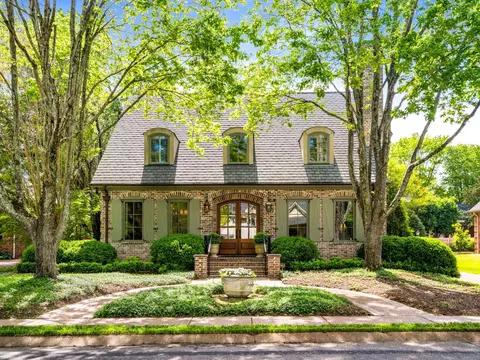 1305 Falkirk Ct, Nashville, TN 37221