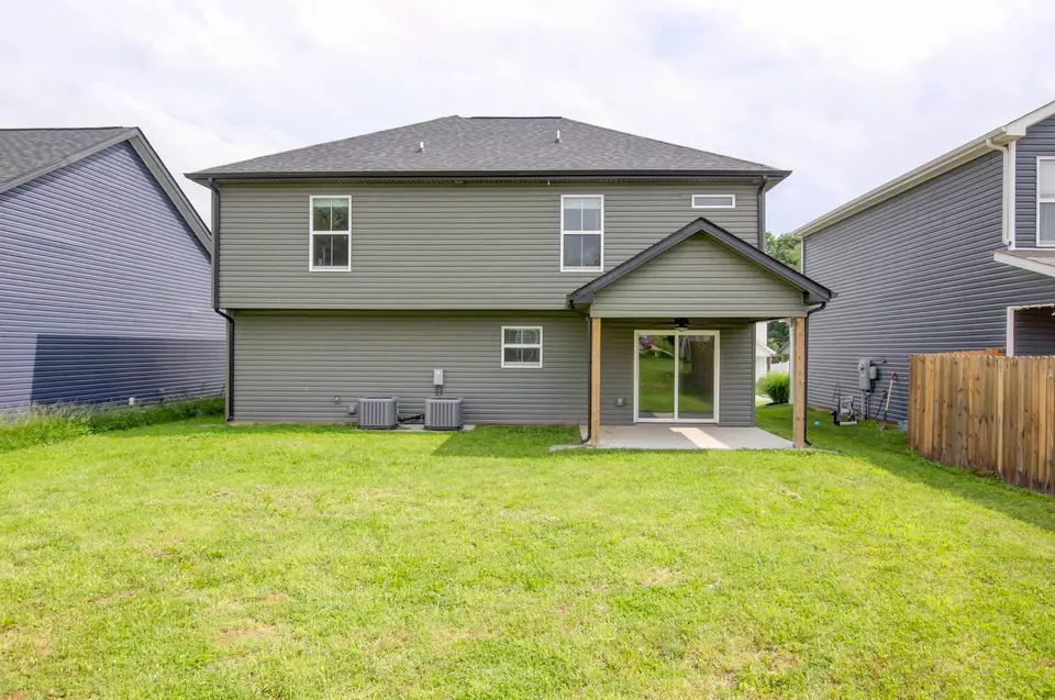 Exterior - 231 King Rd, Clarksville, TN 37042 photo 4 of 5