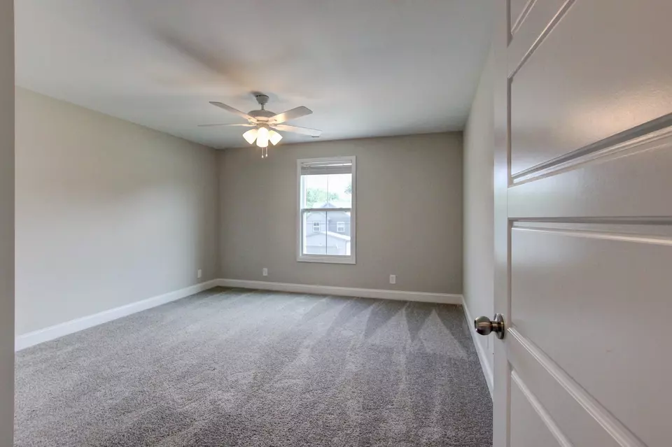 Bedroom - 231 King Rd, Clarksville, TN 37042 photo 6 of 10