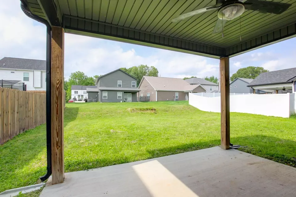 Exterior - 231 King Rd, Clarksville, TN 37042 photo 3 of 5