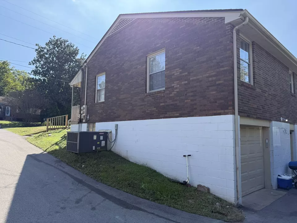 Exterior - 352 Foxglove Dr, Nashville, TN 37211 photo 3 of 6
