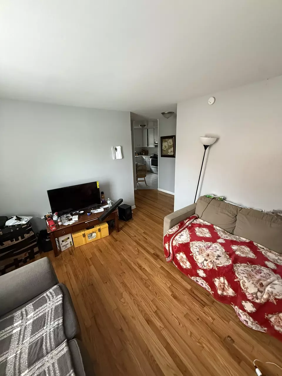 Living - 352 Foxglove Dr, Nashville, TN 37211 photo 2 of 2