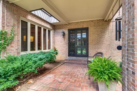 692 Timber Ln, Nashville, TN 37215