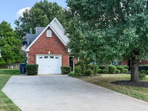 647 Stonetrace Dr, Murfreesboro, TN 37128