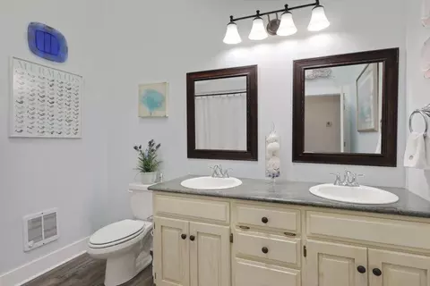 Bath - 9857 Caseview Dr, Harrison, TN 37341 photo 6 of 8