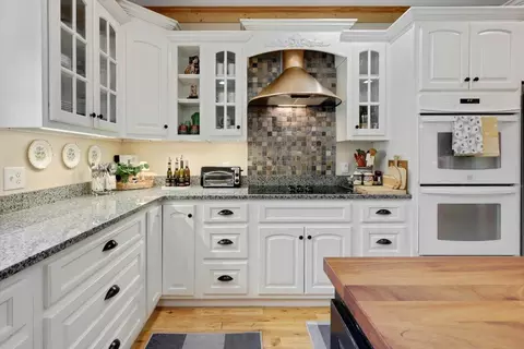 Kitchen - 9857 Caseview Dr, Harrison, TN 37341 photo 2 of 3