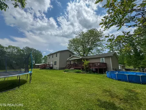 290 Landmark Rd, Oneida, TN 37841