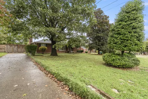 2705 Shadow Ln, Nashville, TN 37216