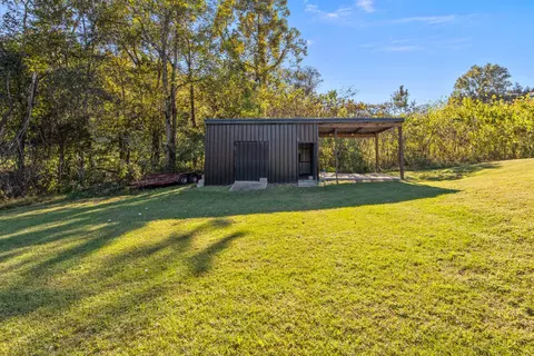 Exterior - 3950 Budds Creek Rd, Cunningham, TN 37052 photo 4 of 6