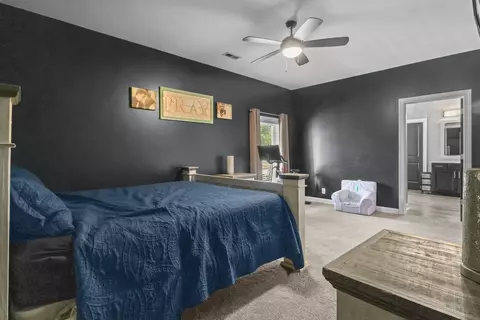 Bedroom - 3950 Budds Creek Rd, Cunningham, TN 37052 photo 3 of 4