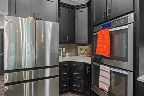 Kitchen - 3950 Budds Creek Rd, Cunningham, TN 37052 photo 5 of 7