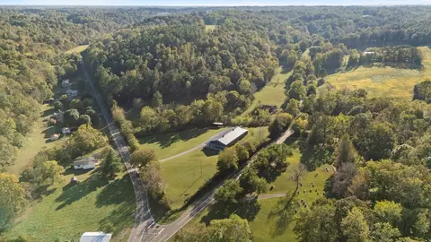 View/Area - 3950 Budds Creek Rd, Cunningham, TN 37052 photo 1 of 2