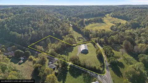 View/Area - 3950 Budds Creek Rd, Cunningham, TN 37052 photo 2 of 2