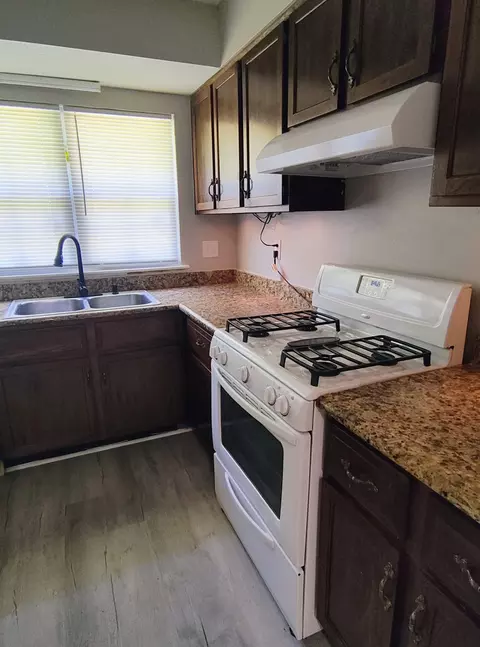 Kitchen - 52 Eagle Cv, Jackson, TN 38305 photo 1 of 2