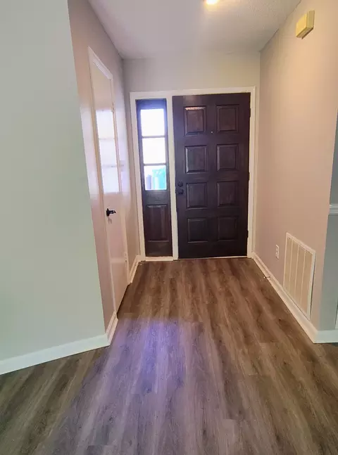 Entry Way - 52 Eagle Cv, Jackson, TN 38305 photo 1 of 2