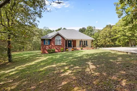 210 Th Hooper Ln, Mcewen, TN 37101