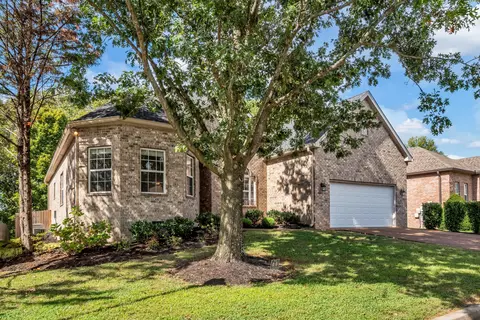 949 Century Oak Dr, Nashville, TN 37211