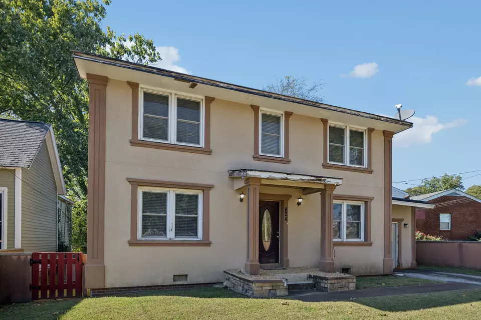 Exterior - 824 N 5th St, Nashville, TN 37207 photo 3 of 13