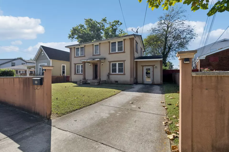 Exterior - 824 N 5th St, Nashville, TN 37207 photo 4 of 13