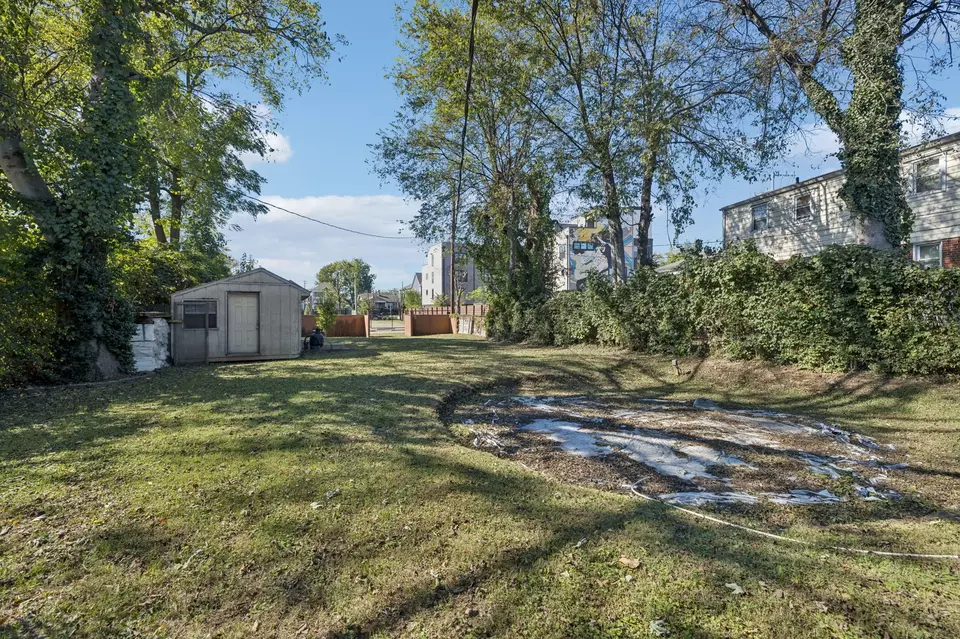 Exterior - 824 N 5th St, Nashville, TN 37207 photo 10 of 13