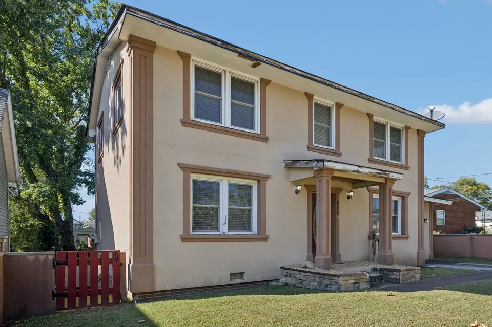 Exterior - 824 N 5th St, Nashville, TN 37207 photo 2 of 13