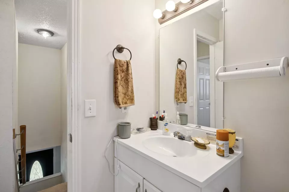 Bath - 824 N 5th St, Nashville, TN 37207 photo 2 of 3